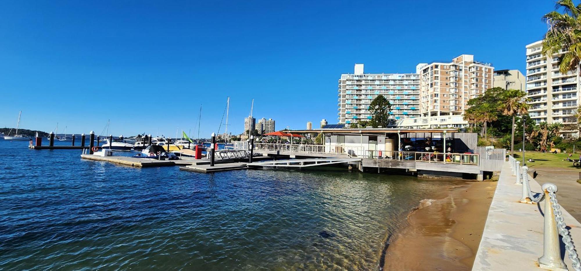 Iconic 'gazebo' Building With Harbour Views Apartment